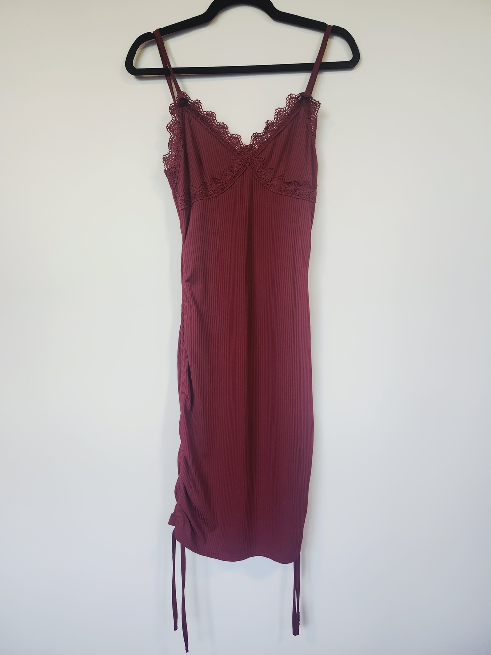 Lace-Trim Ribbed Bodycon Slip Dress in Deep Red Wine Side Ruching Ties M